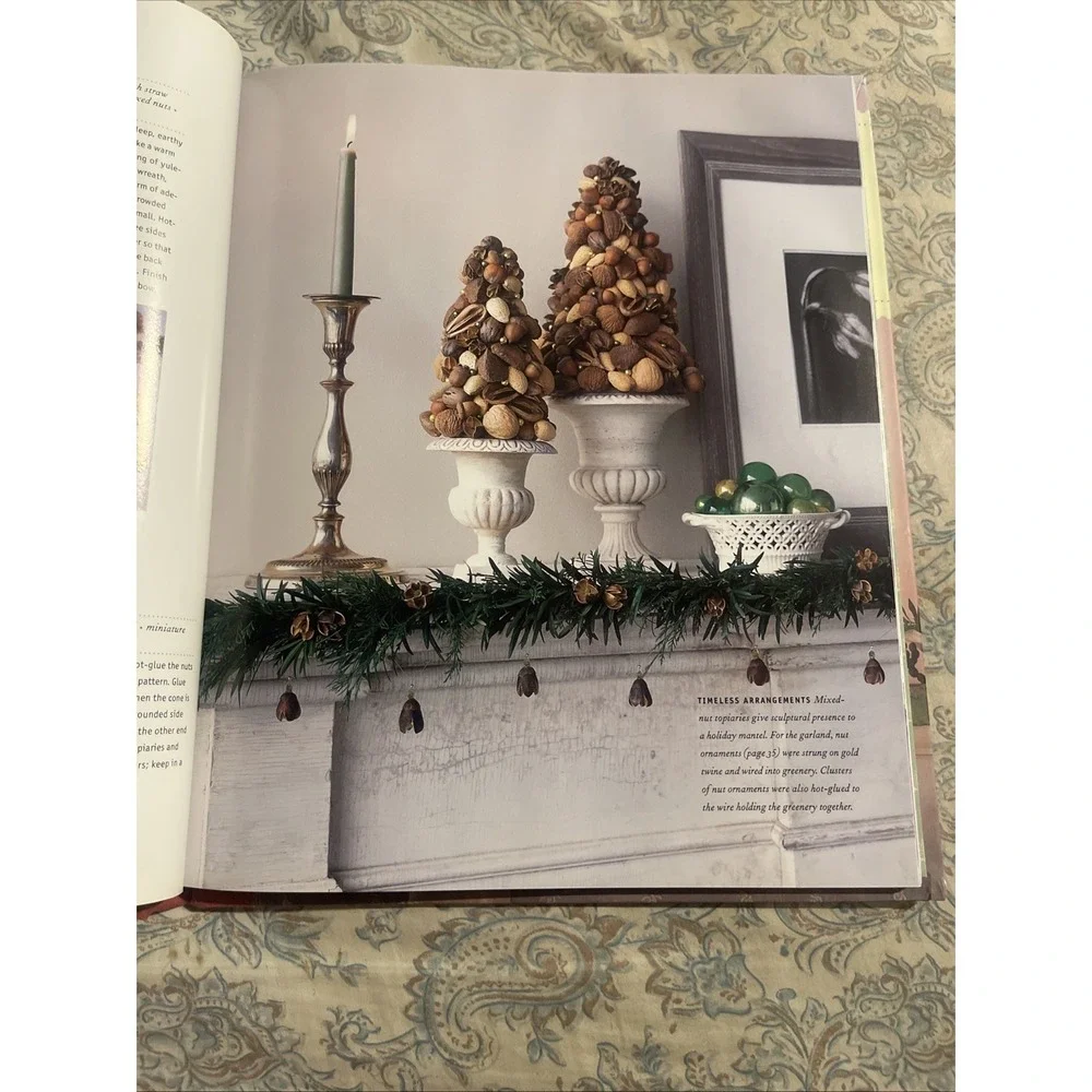 Martha‎ Stewart Classic Crafts and Recipes for the Holidays, Hardcover, 2001